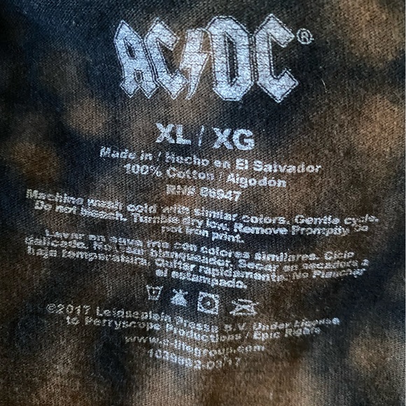 ⚡️ AC/DC bleached distressed licensed graphic tee - Picture 5 of 5